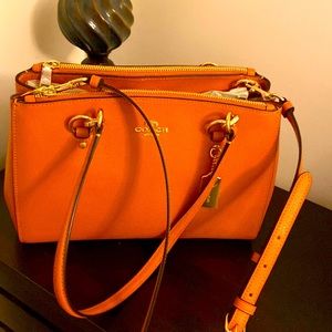 Beautiful new and original green purse from COACH